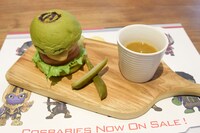 「アベンジャーズ／エンドゲーム」をテーマにしたカフェメニュー。