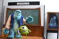 “リギング”コーナーのサリーとマイク。