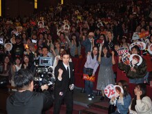 第9回北京国際映画祭にて舞台挨拶に登壇したジェシー（中央）。