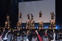 “SHOCKERS”のパフォーマンスの様子。