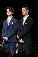 左から瀬戸利樹、菅原健。