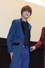 濱正悟と衣装を交換した結木滉星。