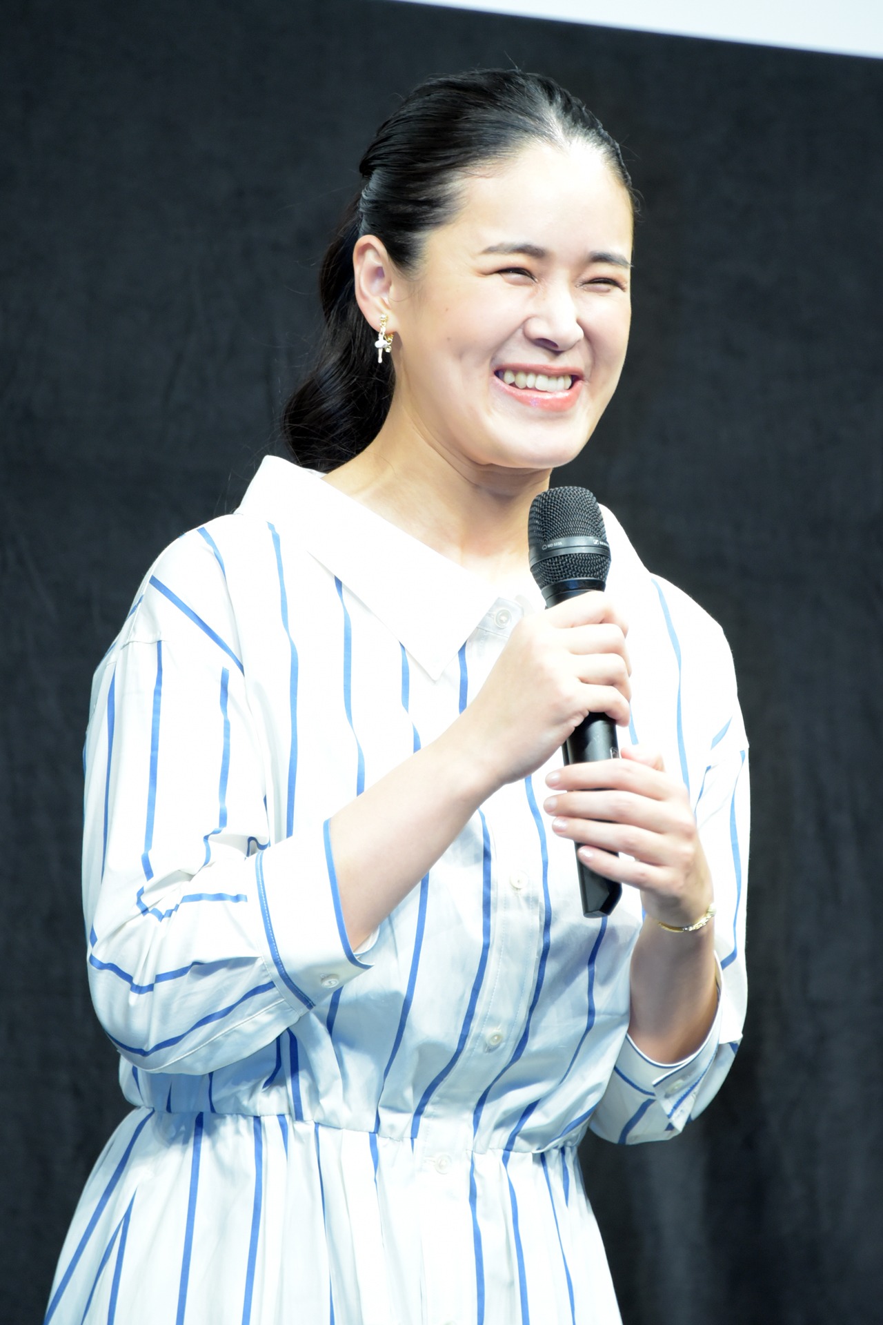 手嶌葵
