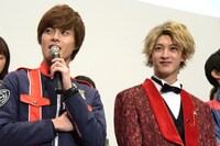 左から結木滉星、伊藤あさひ。