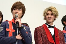 左から結木滉星、伊藤あさひ。