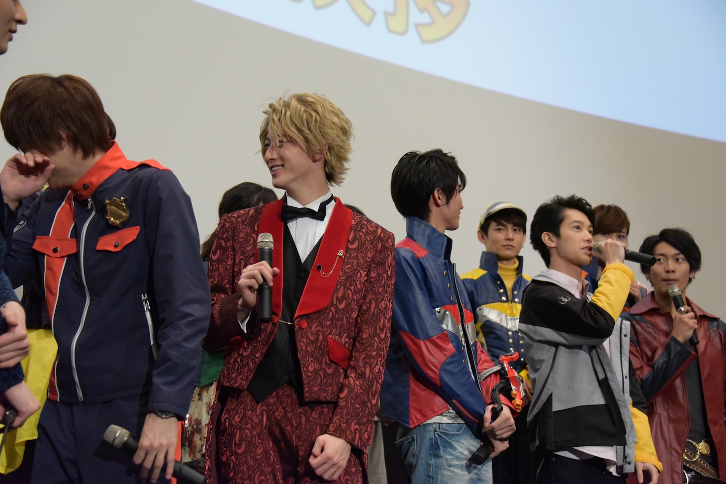 「ルパンレンジャーVSパトレンジャーVSキュウレンジャー」完成披露舞台挨拶の様子。
