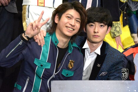 左から横山涼、濱正悟。