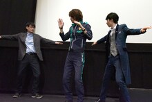 エアロビを踊る加藤弘之（左）と濱正悟（右）。