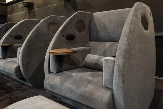 新宿ピカデリープラチナシート内のシングルシート。