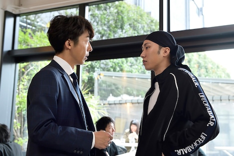 左から早乙女太一、高橋一生。