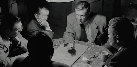 「アメリカン・アニマルズ」に登場する「現金に体を張れ」の一場面。