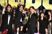 左から長澤まさみ、山崎賢人、吉沢亮、橋本環奈。