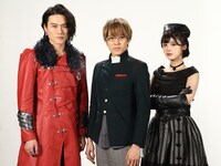 左から蕨野友也演じるハート、松島庄汰演じるブレン、馬場ふみか演じるメディック。