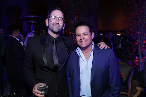 左からマイケル・チャベス、レイモンド・クルツ。