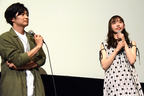 左から下野紘、井桁弘恵。