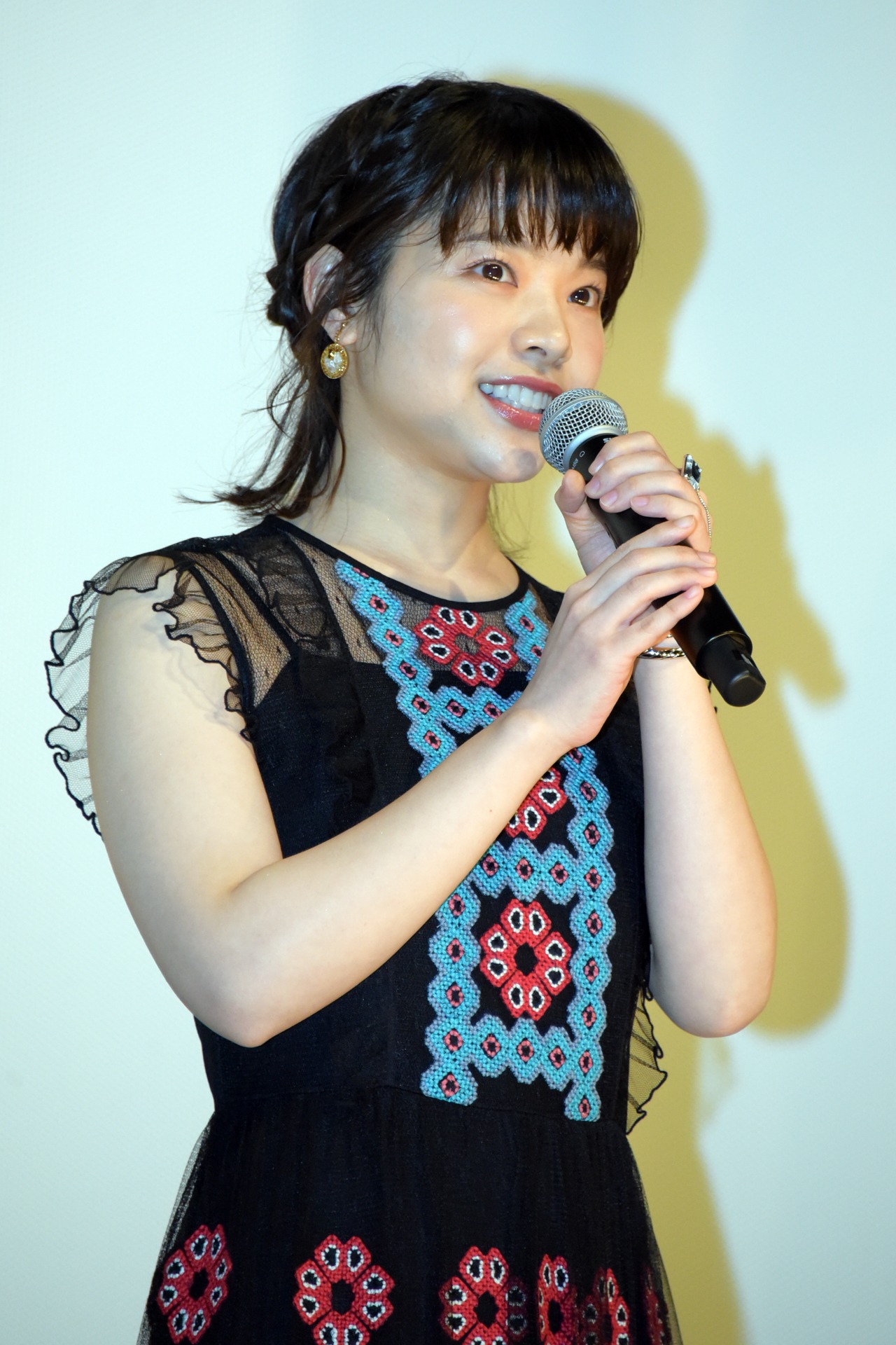 岸井ゆきの