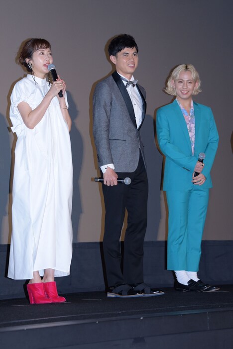 左から木南晴夏、小島よしお、りゅうちぇる。