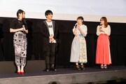 左から雨宮天、石谷春貴、藤村鼓乃美、山岡ゆり。