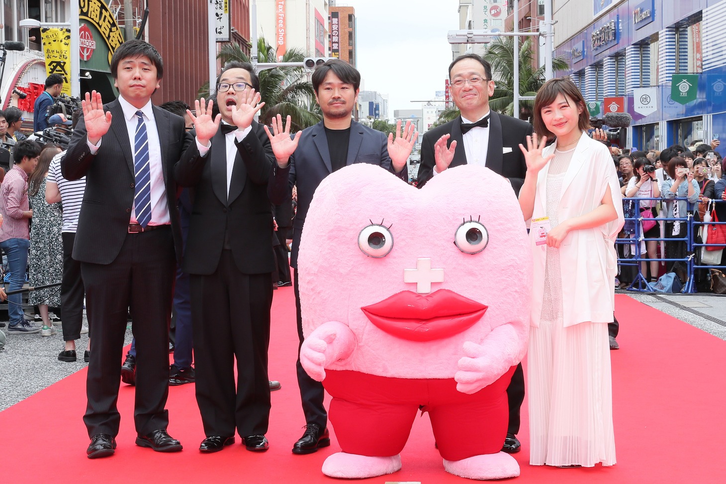 「生理ちゃん」のスタッフ、キャストたち。