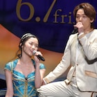 中村倫也と木下晴香が「アラジン」主題歌披露、魔法の絨毯で見つめ合う