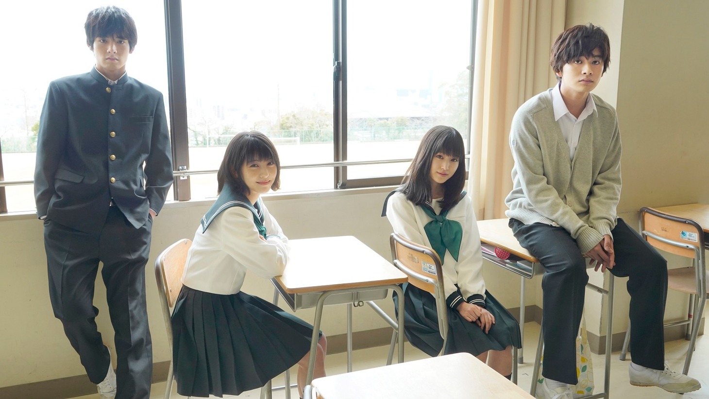 実写映画「思い、思われ、ふり、ふられ」キャスト。左から赤楚衛二、浜辺美波、福本莉子、北村匠海。