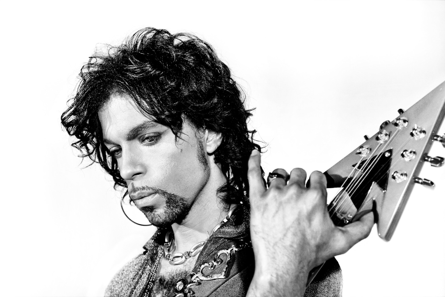 「プリンス“1999年”から20周年記念！ライヴ・フィルム『レイヴ・アン2・ザ・イヤー2000』一夜限りのライヴ絶響上映ツアー＠Zepp東名阪」ビジュアル