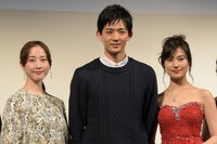 「都立水商！~令和~」製作発表会の様子。左から松井玲奈、竜星涼、恒松祐里。