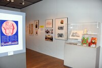 「キネマ旬報創刊100年記念 映画イラストレーター 宮崎祐治の仕事」の様子。