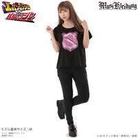 「Musikleidung 警察戦隊パトレンジャー×超歌手大森靖子 エンブレムドルマンTシャツ」（4000円）