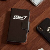 手帳型スマホケースiPhone7・8用（4860円）