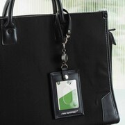 リール付きパスケース（3400円）