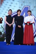 左から秋元才加、内田有紀、百田夏菜子。