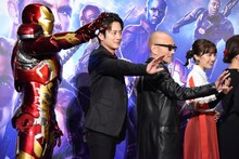 左からアイアンマン、溝端淳平、竹中直人、百田夏菜子。