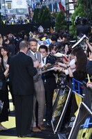 ファンと交流するライアン・レイノルズ。