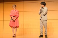 左から堀田茜、稲葉友。