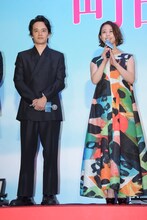 左から池松壮亮、高畑充希。