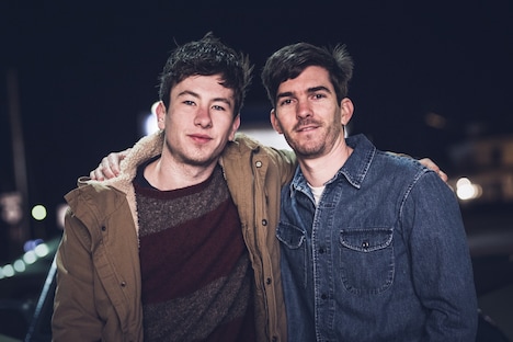 左からスペンサー役のバリー・コーガン、スペンサー本人。