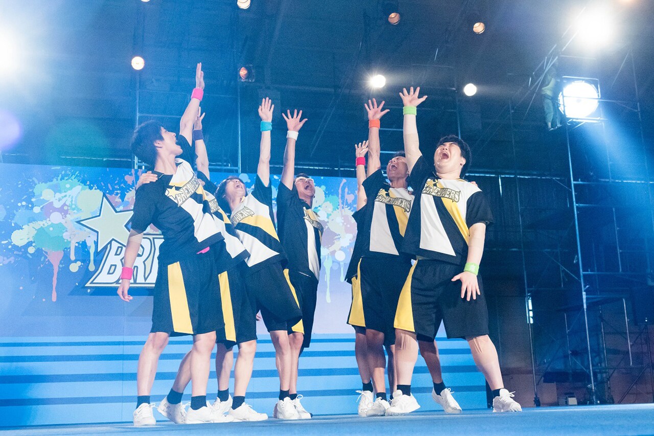 横浜流星×中尾暢樹「チア男子!!」全力笑顔のパフォーマンス捉えた新写真4点