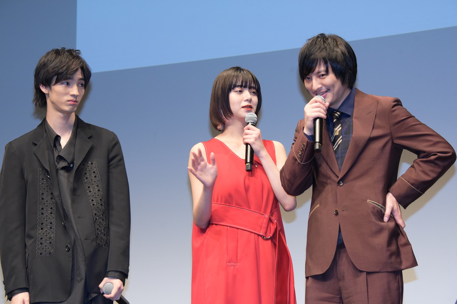 左から清水尋也、池田エライザ、塚本高史。