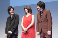 左から清水尋也、池田エライザ、塚本高史。