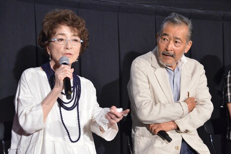 左から倍賞千恵子、藤竜也。