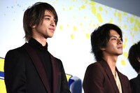 左から横浜流星、中尾暢樹。