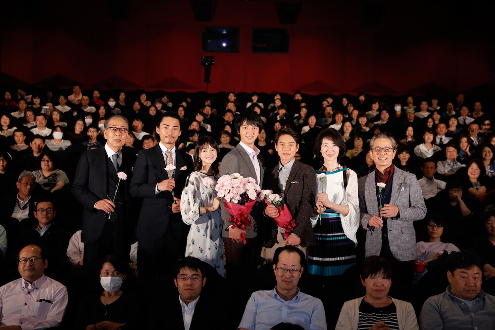 水谷豊がキャストに「サンキュ」、監督作「轢き逃げ」のいい旅を願う