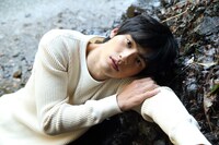 岡田健史ファースト写真集 「鼓動」より。