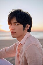 岡田健史ファースト写真集 「鼓動」より。