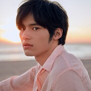 岡田健史の1st写真集「鼓動」、発売前重版が決定