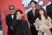 上段左から江口カン、安田顕。下段左から柳楽優弥、山本美月。