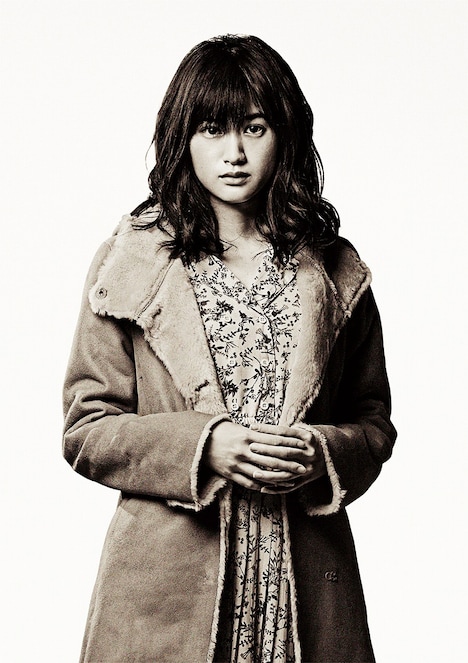 小西桜子演じるモニカ。