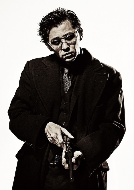 村上淳演じる市川。