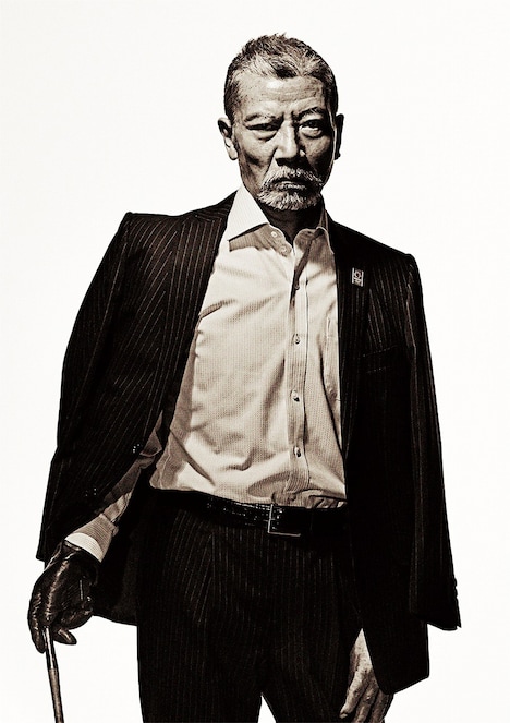 塩見三省演じる組長代行。